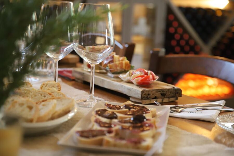 Castiglion Fiorentino: Wine Flight & Charcuterie Board - Key highlights worth your attention