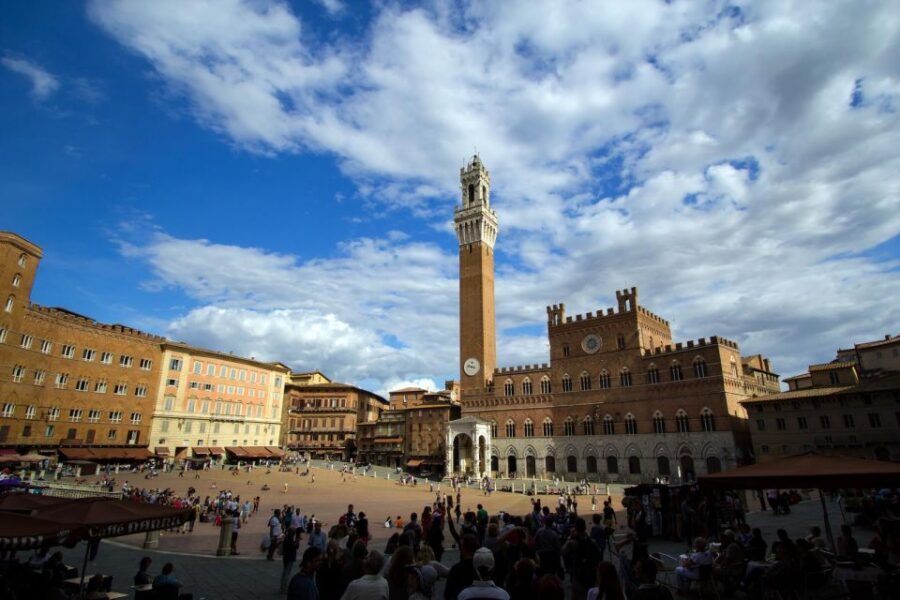 Siena: private tour of the treasure chest of Tuscany - Price and value for a private 2-hour walk in Siena