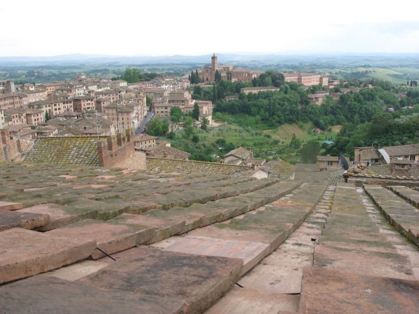 Siena: private tour of the treasure chest of Tuscany - Piazza Salimbeni meeting point: start where locals actually begin