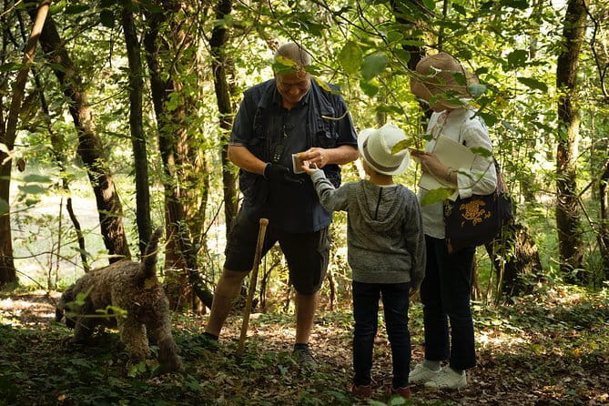 Truffle Picking Experience with 3 Course Meal in Chianti hills - Stop 2: Fattoria Lavacchio AgriResort 3-Course Truffle Lunch